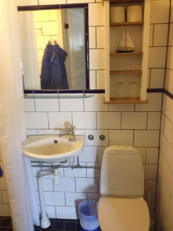 Blasingsborgs Gardshotell Pa Oesterlen Kivik Zimmer foto