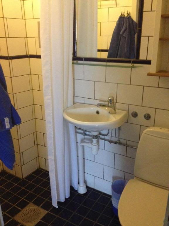 Blasingsborgs Gardshotell Pa Oesterlen Kivik Zimmer foto